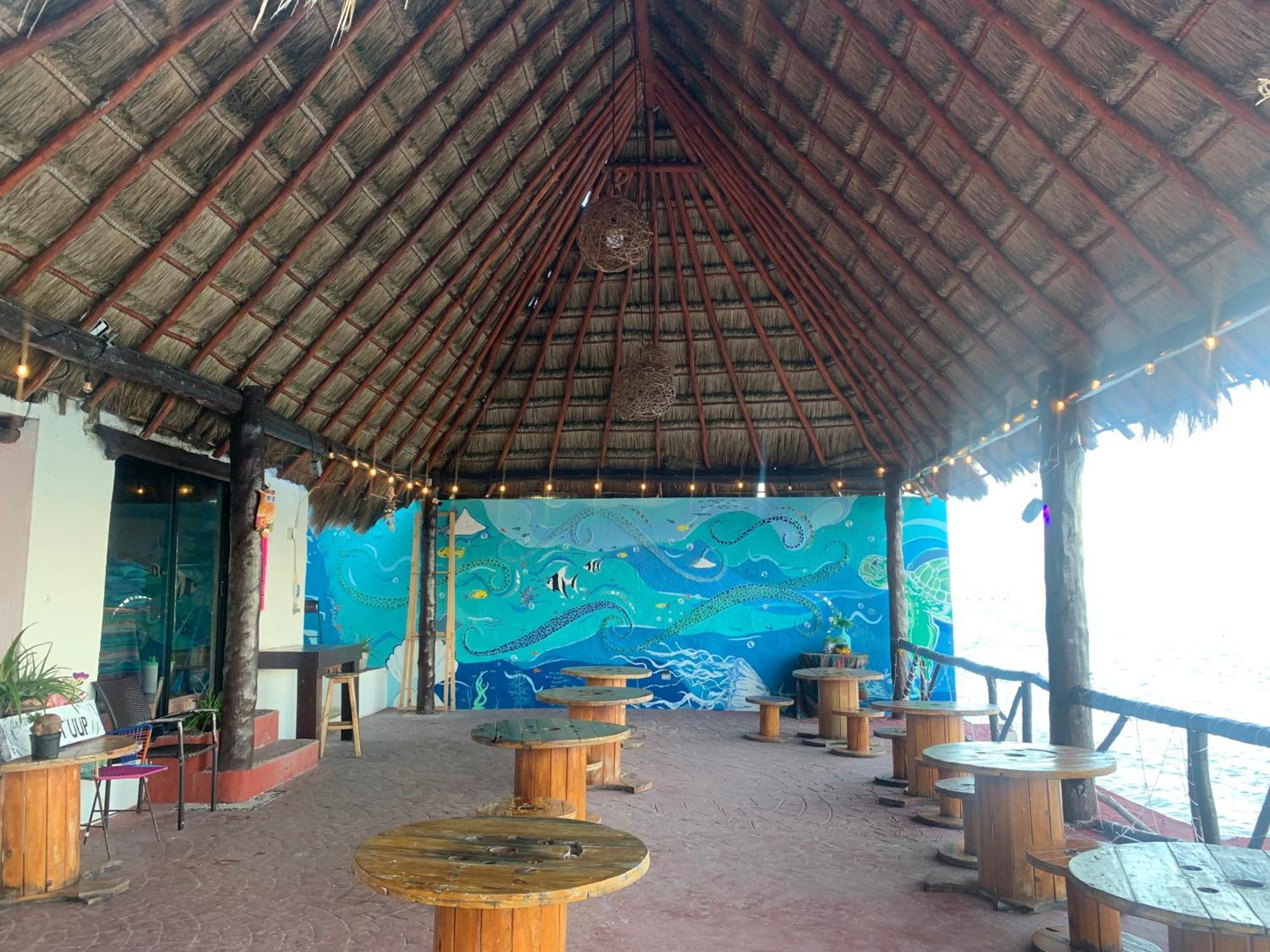 Casa Caribe Cancún Extérieur photo The interior of the restaurant